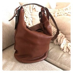 COACH Bucket Bag w/ adjustable strap (caramel) 👜